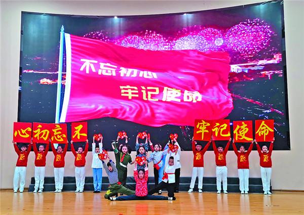 怎么回复 爱一个人 不能牵手 没有见面 感觉聊天都得小心翼翼？游戏画面
